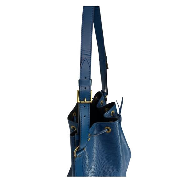 Louis Vuitton Petit Noé Blue Epi Leather Bucket Bag With Dust Bag Made in France - Picture 13 of 16